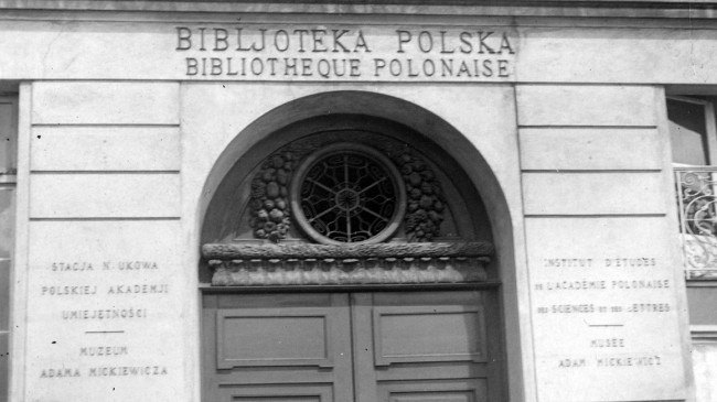 Kazimierz Piotr Zaleski | Biblioteka Polska w Paryżu we wrześniu 2004 r. – 150 lat po jej otwarciu na Quai D’Orleans